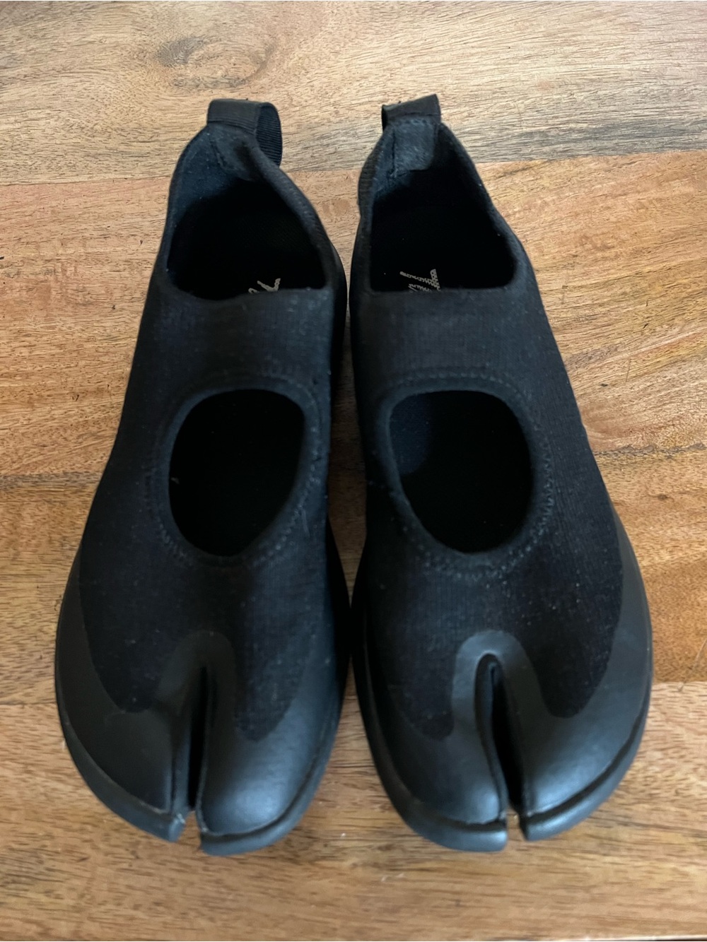 Tabi Split Toe Black Sandal Women  Size 6.5